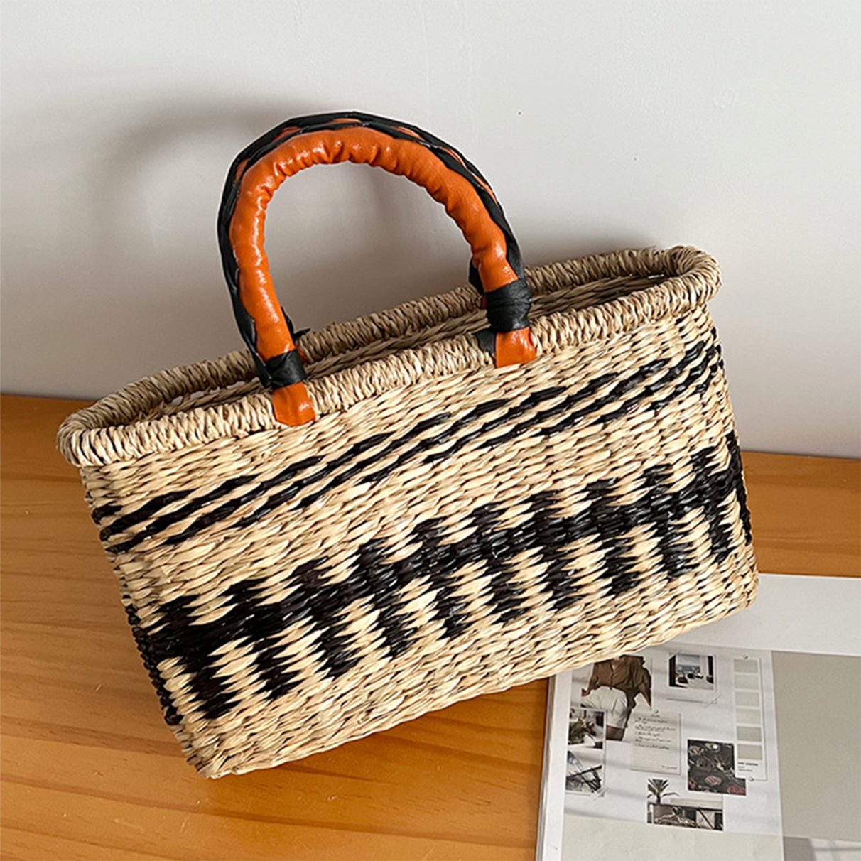 Contrast-Color Straw Handbasket