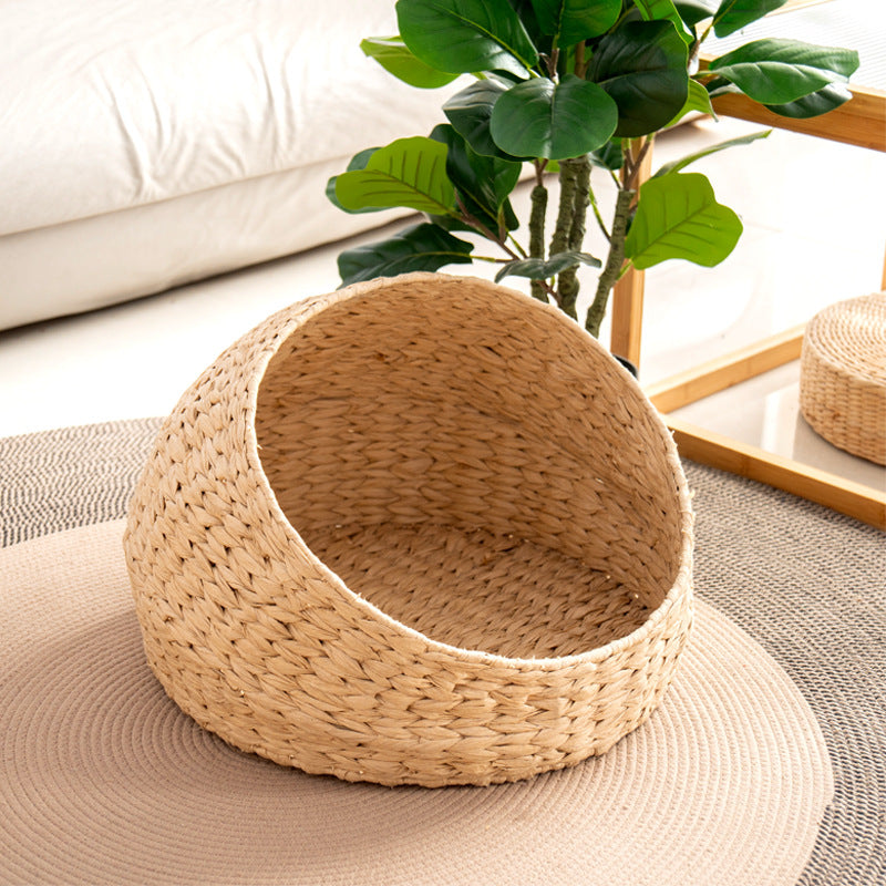 Hand-woven natural style round pet bed for all seasons