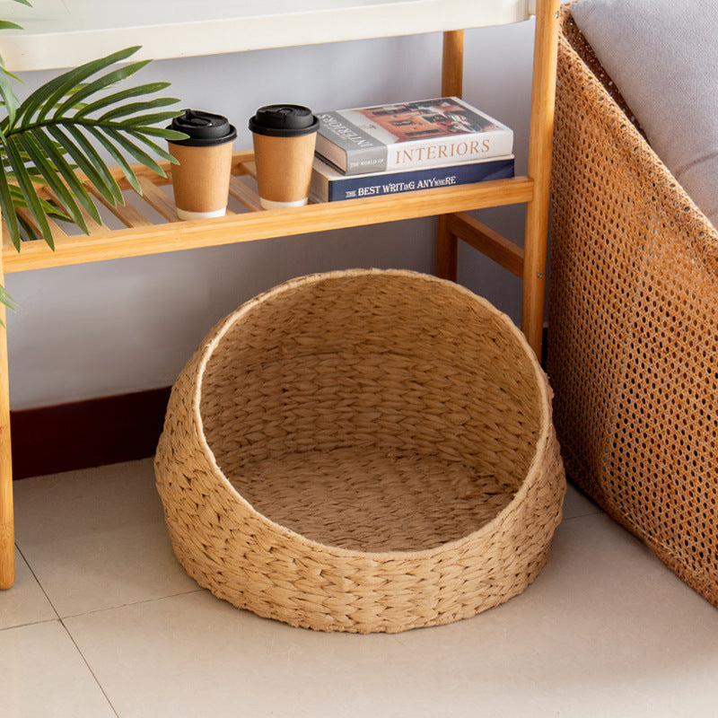Hand-woven natural style round pet bed for all seasons