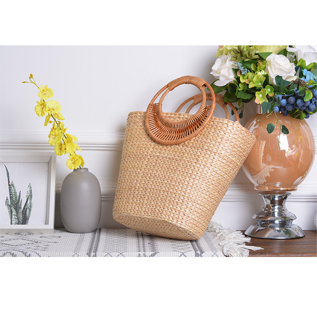 Straw-woven moon-shaped handle handbag