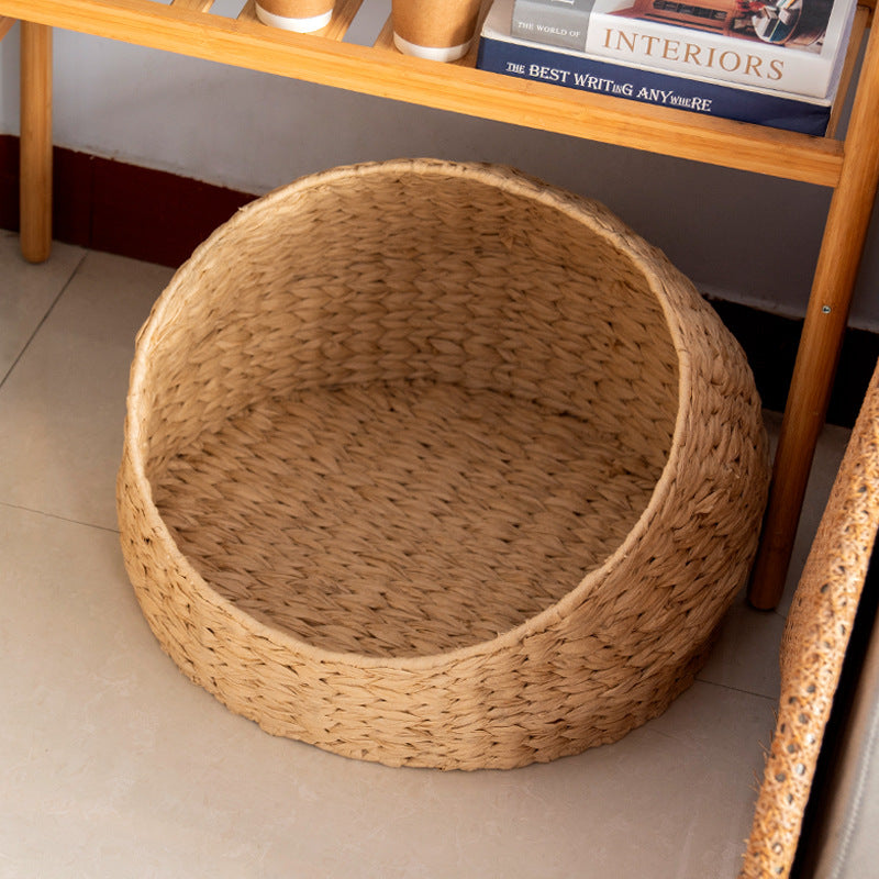 Hand-woven natural style round pet bed for all seasons