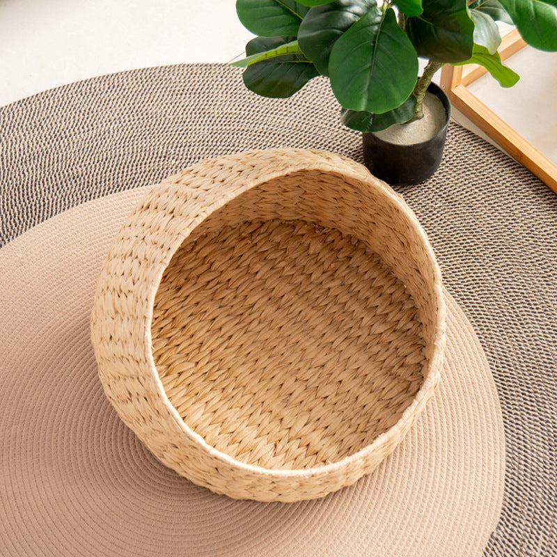 Hand-woven natural style round pet bed for all seasons