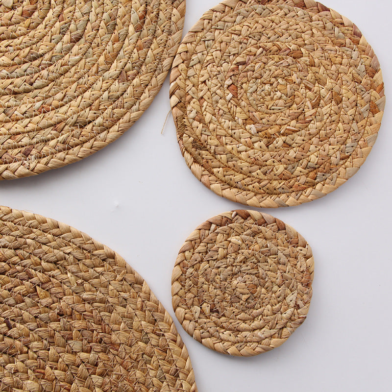 Natural Straw Woven Spiral Pattern Round Placemat
