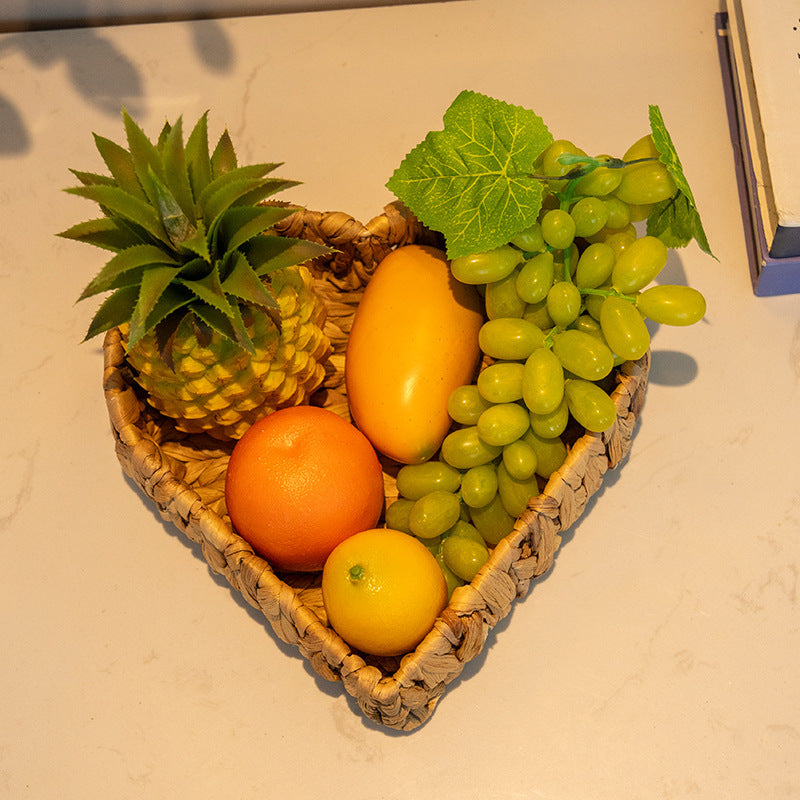 Natural straw-woven heart-shaped storage tray