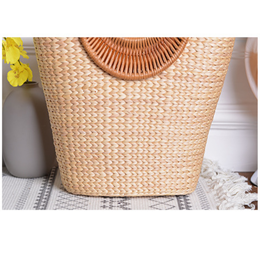Straw-woven moon-shaped handle handbag