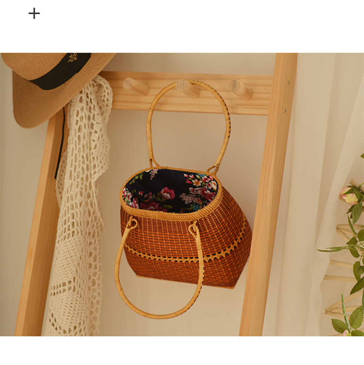 Bamboo Splint Flower Shadow Handbasket